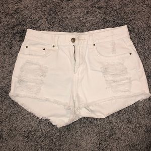 BILLABONG white town shorts!
